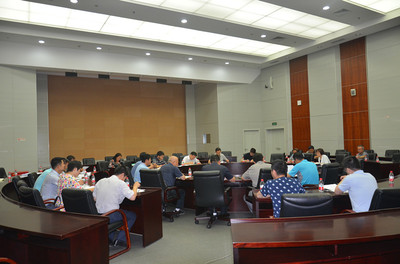 学校召开中央专项预算执行推进会和2018年“一上”预算申报工作布置会